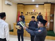 Bawaslu Lampung Barat Resmi Lantik Joni Irawan sebagai PAW Panwascam Bandar Negeri Suoh