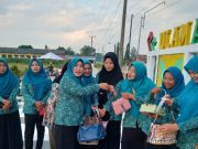 Bulan Suci Ramadhan, TP PKK Kampung Suka Maju, Membagikan 500 Takjil Kepada Pengendara