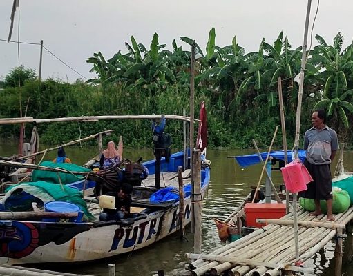 Nelayan Ujung Tanggul Desa Labuhan Ratu Butuh Perhatian Pemkab Lamtim