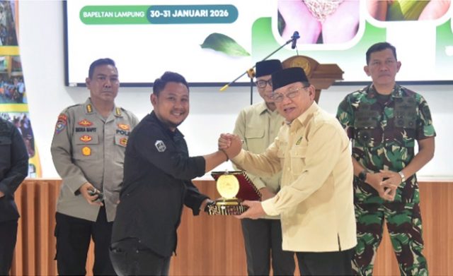 Ketua-Komisi-II-DPRD-Lampung-Hadiri-Pengukuhan-Pengurus-KTNA