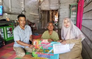 BLT-DD Tahap 1 Cair, 10 KPM Kampung Tri Darma Wira Jaya Sumringah Menerima Bantuan