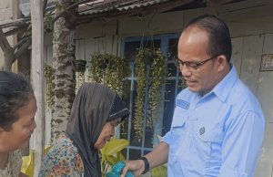 Jum’at Berkah Ke-110 SMSI Tuba Bagikan Sembako Untuk Lansia