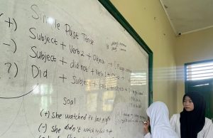 KKN-PPL Tematik Kelompok 13 UIN Raden Intan Lampung Hadirkan Les Bimbel Bahasa Inggris Gratis di MIS Al-Hikmah Kedaton